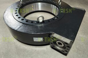 不二傳動雙排球式回轉驅動：車載起重機的高效承載解決方案